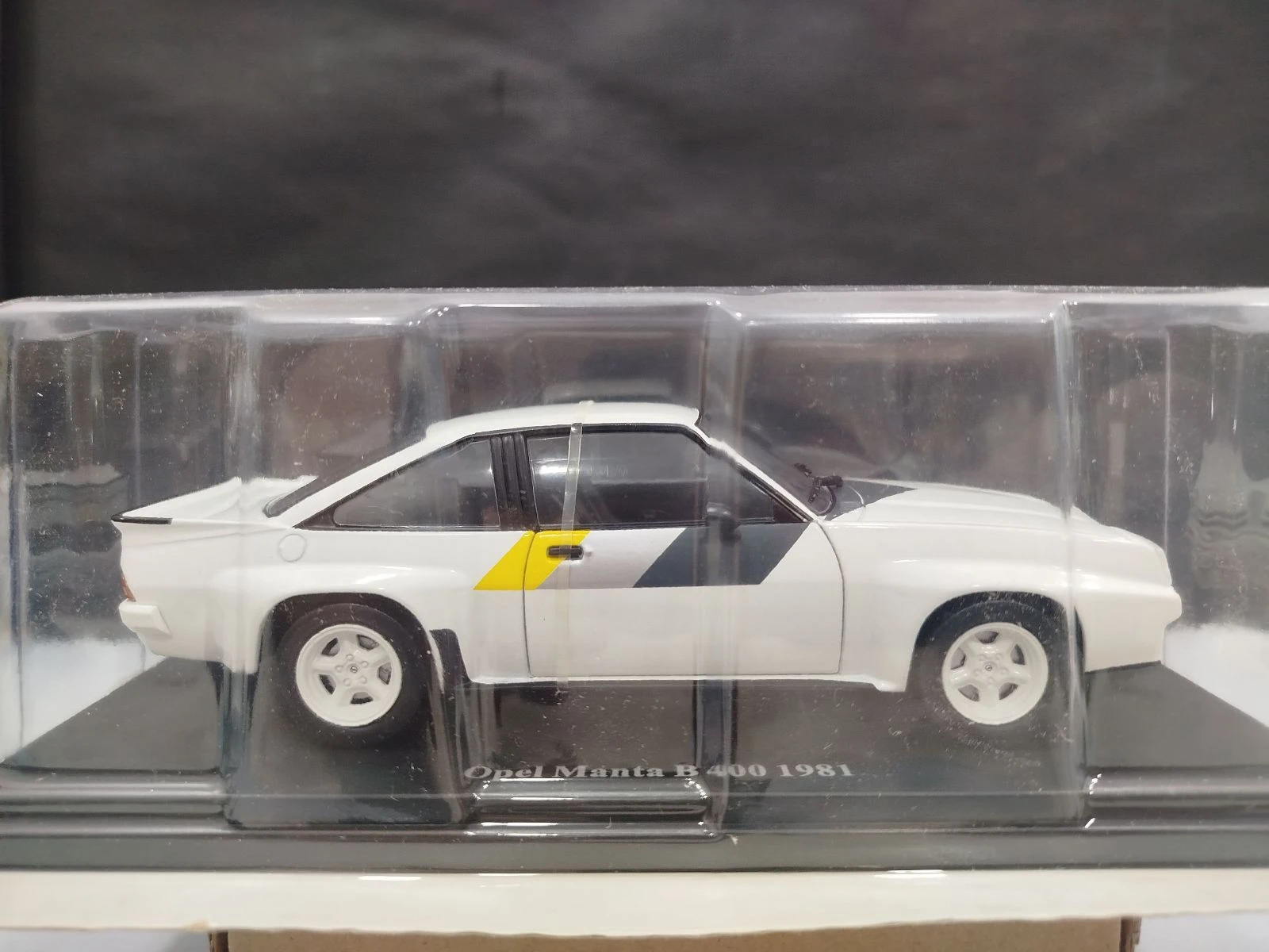 Opel Manta B 400 1981 Ixo Hachette 1/24